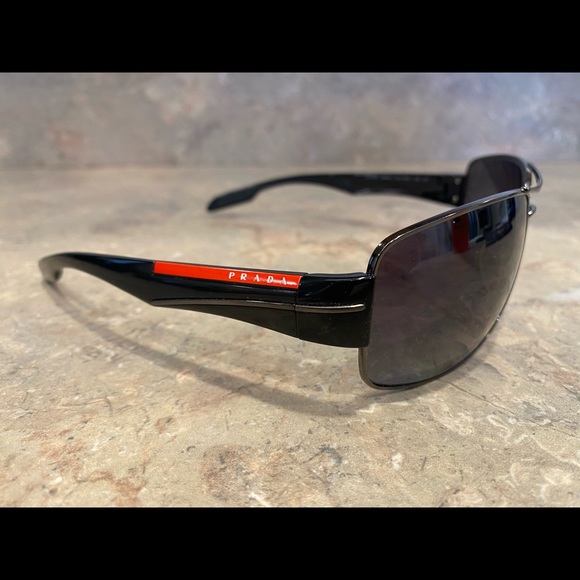 Prada sunglasses - Picture 1 of 7